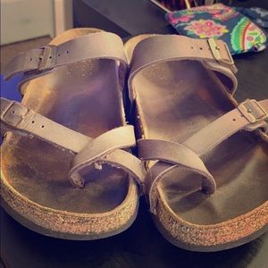 brown birkenstock’s